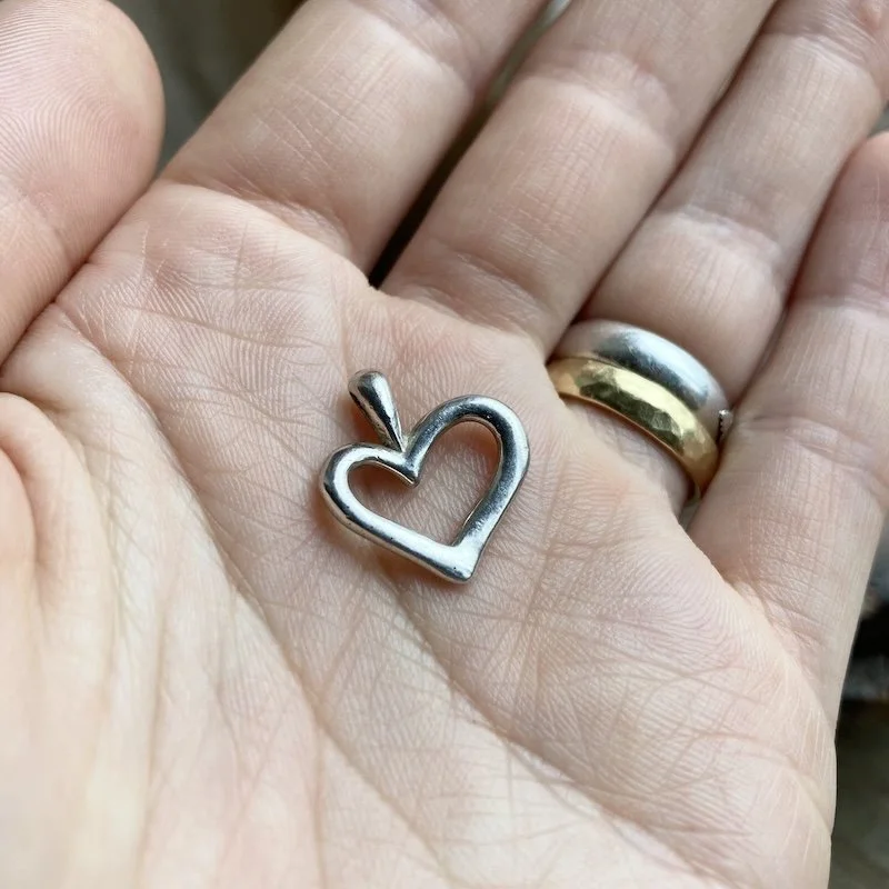 simple sterling silver love heart pendant 3.jpeg