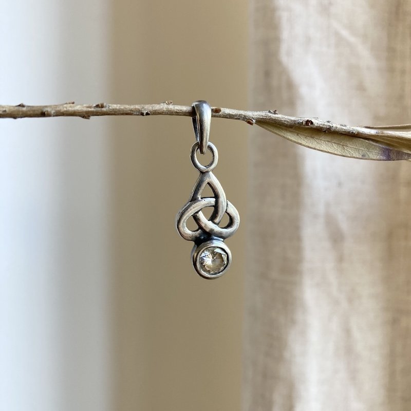 sterling silver sparkly celtic knot pendant 4.jpeg