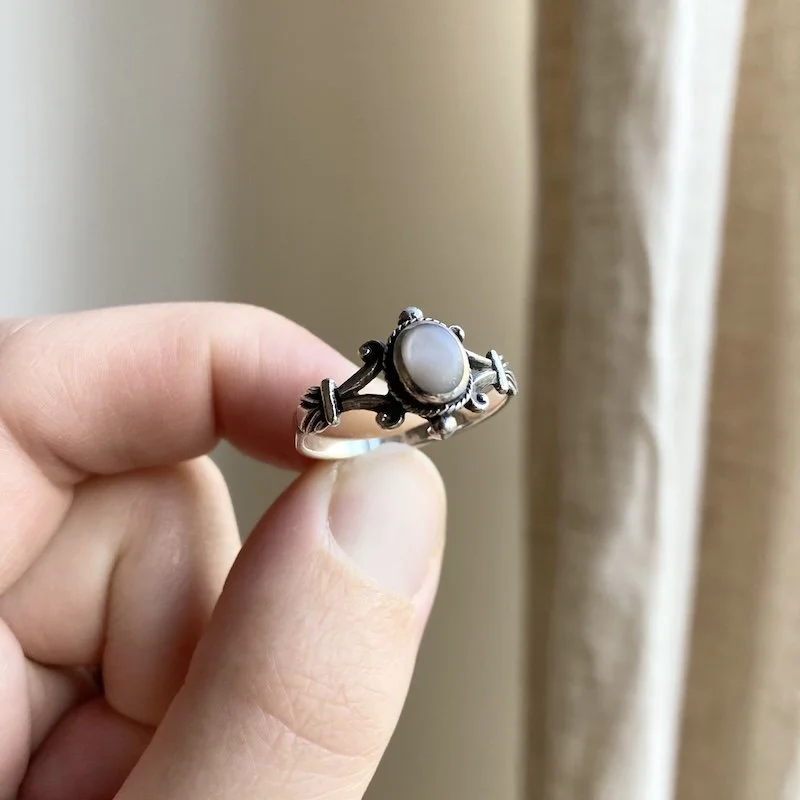 vintage sterling silver mother of pearl ring 1.jpeg