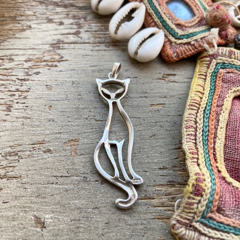 vintage sterling silver cat pendant 3.jpeg