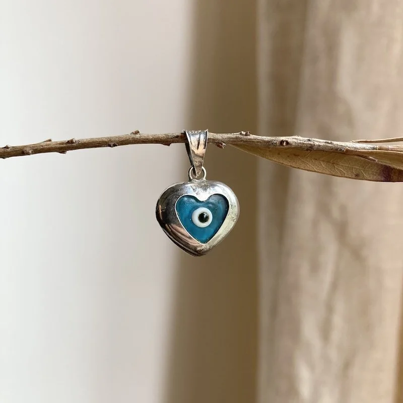 vintage sterling silver evil eye heart pendant 3.jpeg