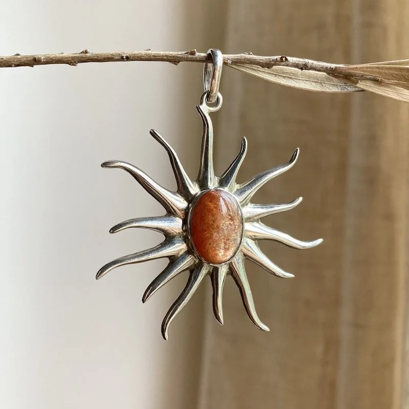 vintage sterling silver and sunstone sunburst pendant 5.jpeg