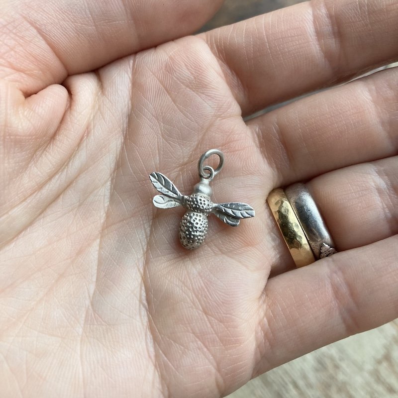 sterling silver bee pendant 3.jpeg