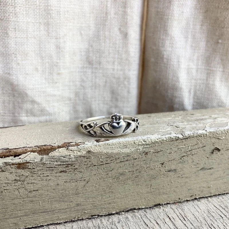 vintage sterling silver Claddagh ring 1.jpeg
