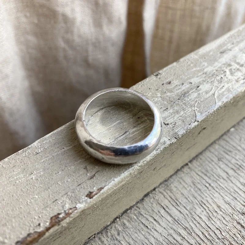 chunky vintage solid silver hallmark band ring 3.jpeg