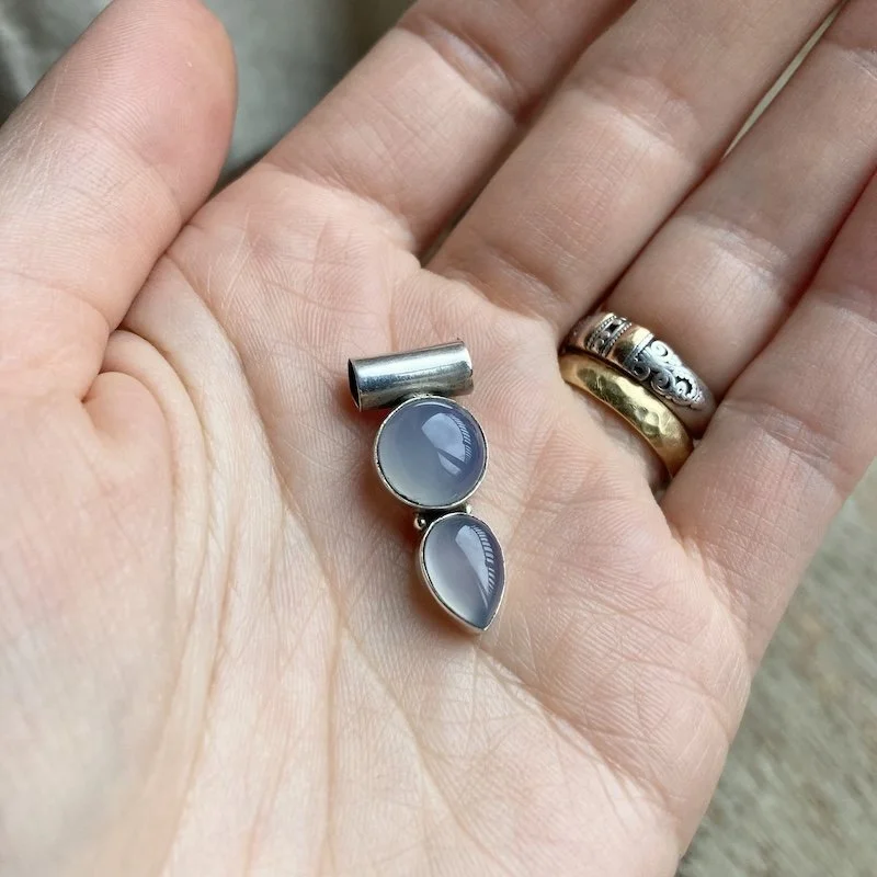 sterling silver chalcedony pendant 4.jpeg