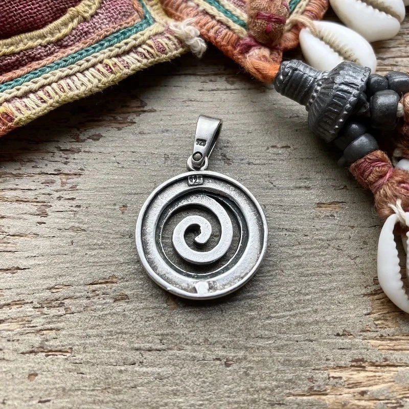 vintage sterling silver spiral pendant 2.jpeg