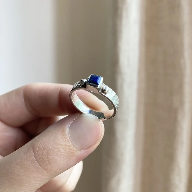 vintage sterling silver and lapis lazuli ring 3.jpeg