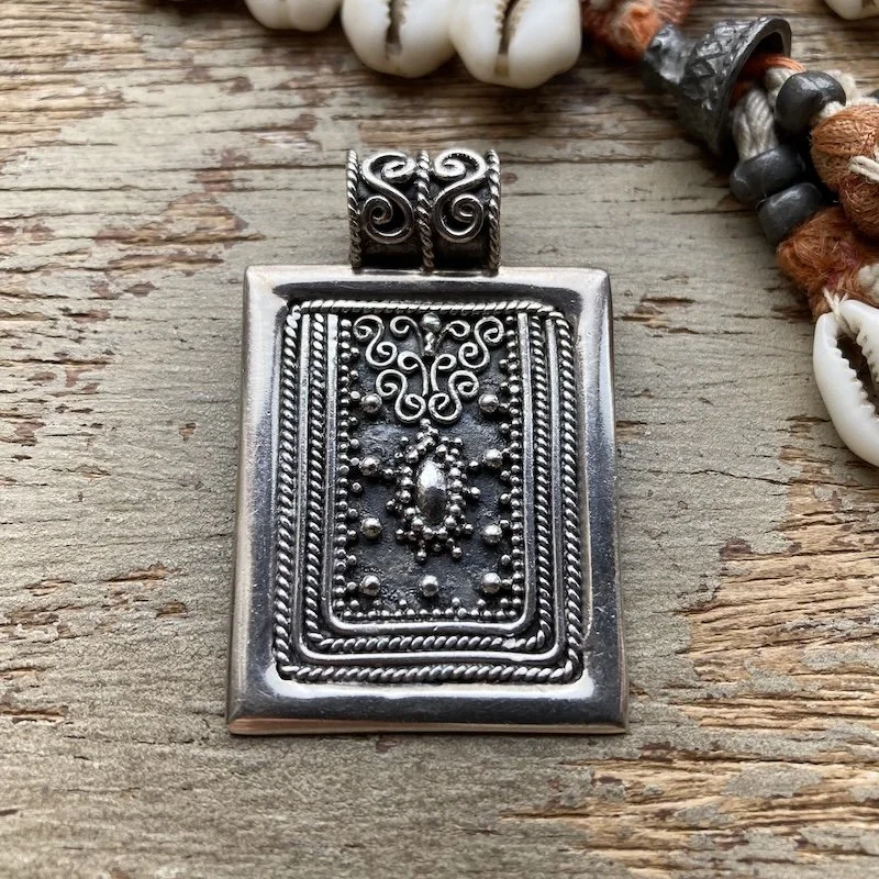Balinese ornate sterling silver pendant 1.jpeg