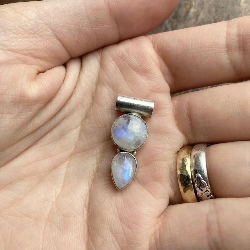 sterling silver and rainbow moonstone pendant. 4.jpeg