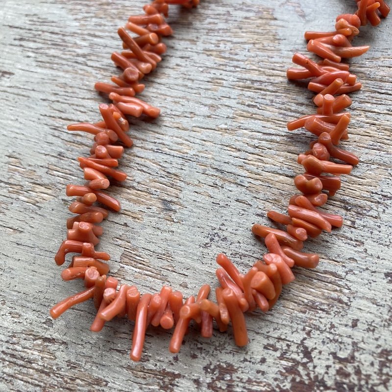 Beautiful Vintage Natural Red Coral necklace