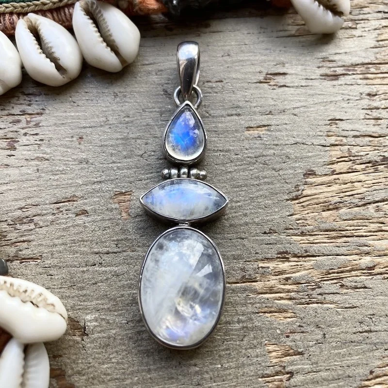sterling silver rainbow moonstone pendant 1.jpeg