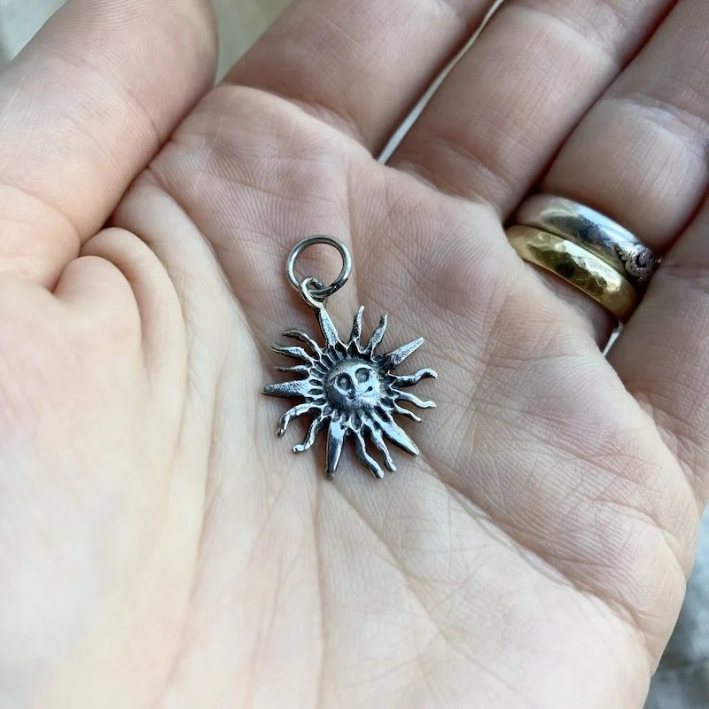 vintage sterling silver sun pendant 3.jpeg
