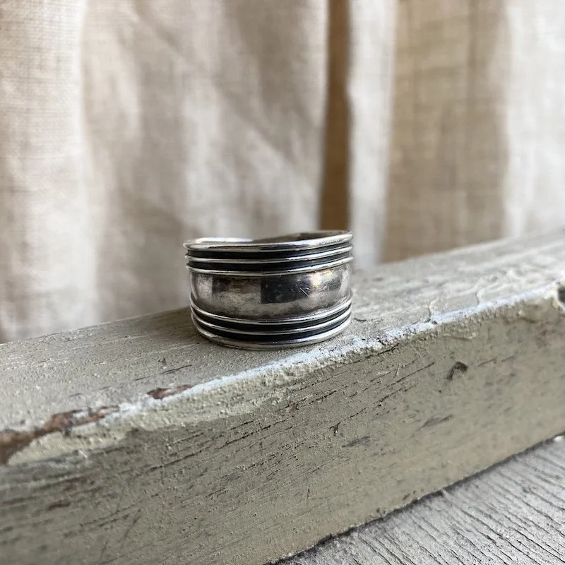 vintage simple sterling silver Bali ring 3.jpeg