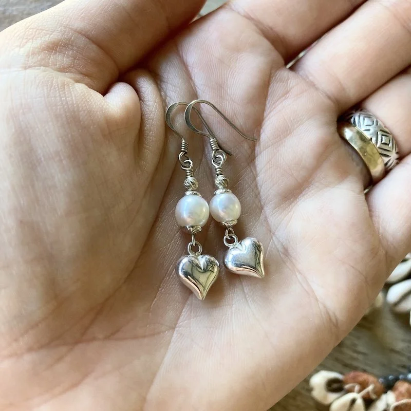 vintage sterling silver dangly heart earrings 4.jpeg
