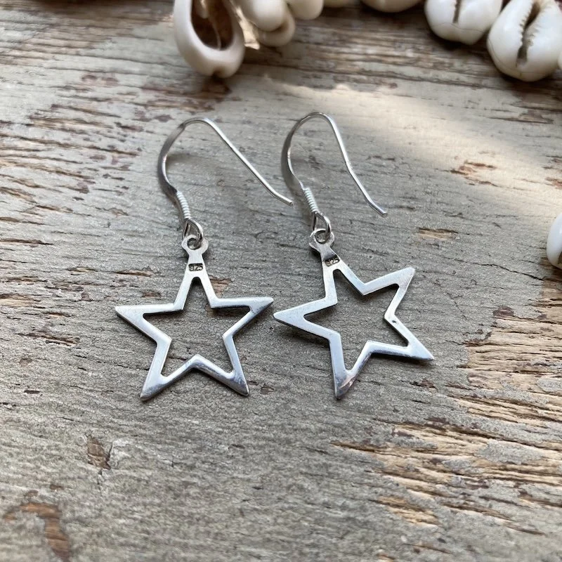 Pretty Vintage Simple Sterling Silver Star Earrings