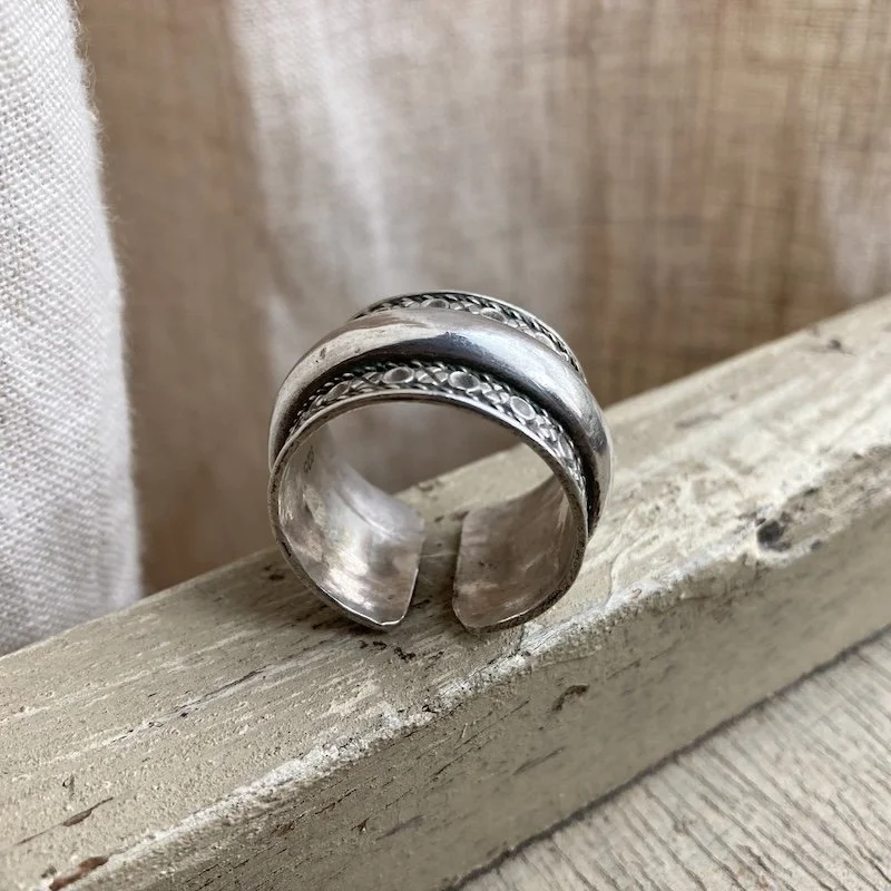 large ornate sterling silver ring 5.jpeg