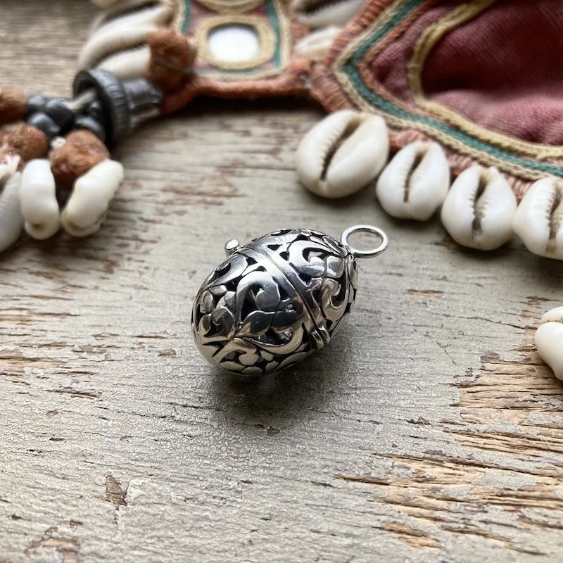 sterling silver openwork locket pendant 1.jpeg