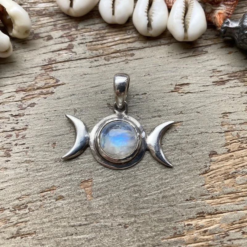 Dreamy Sterling Silver Crescent Moon Celestial Pendant