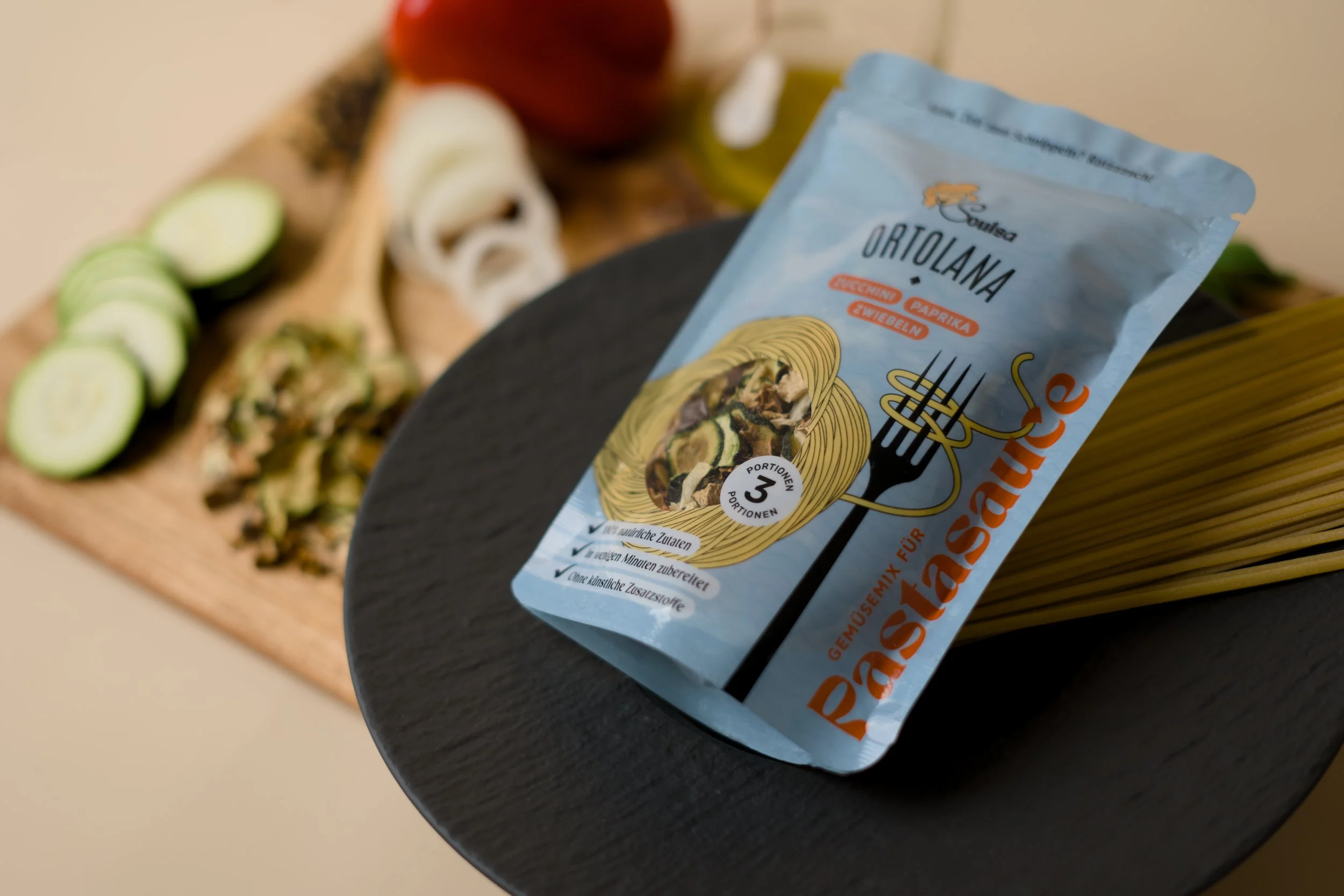 Produktfotografie für Soulsa mit einem vegetarischen Gericht und frischen Zutaten.