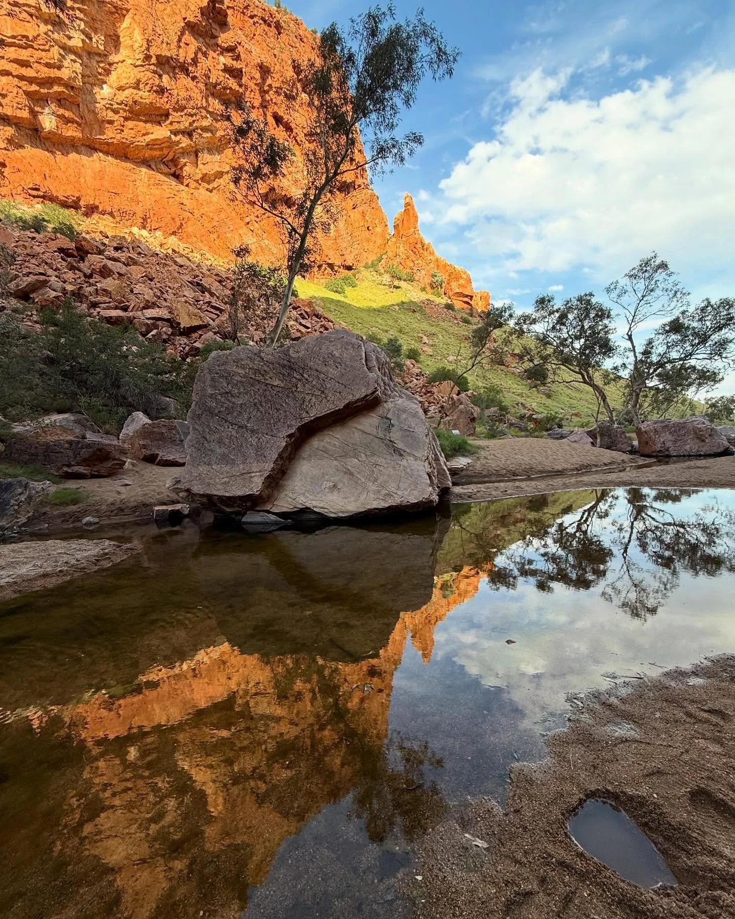 Mirror mirror 
📍 West MacDonnell Ranges 

@ntaustralia 

#westmacdonnellranges #northernterritory #travelaustralia #explorepage