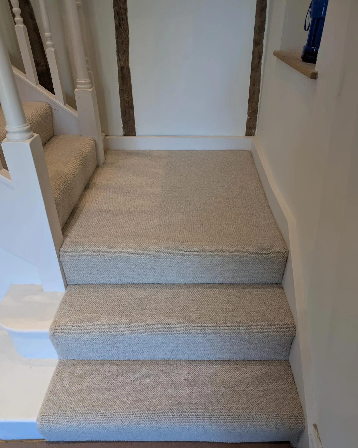 Last weeks project was the entire upstairs of this lovely home for our customer. Carpet is @brockwaycarpets Galloway Luce Kite paired with @ballandyoung Cloud 9 Cumulus 11mm underlay. Giving a luxurious finish and feel under foot 🏡 #comfort #luxury 