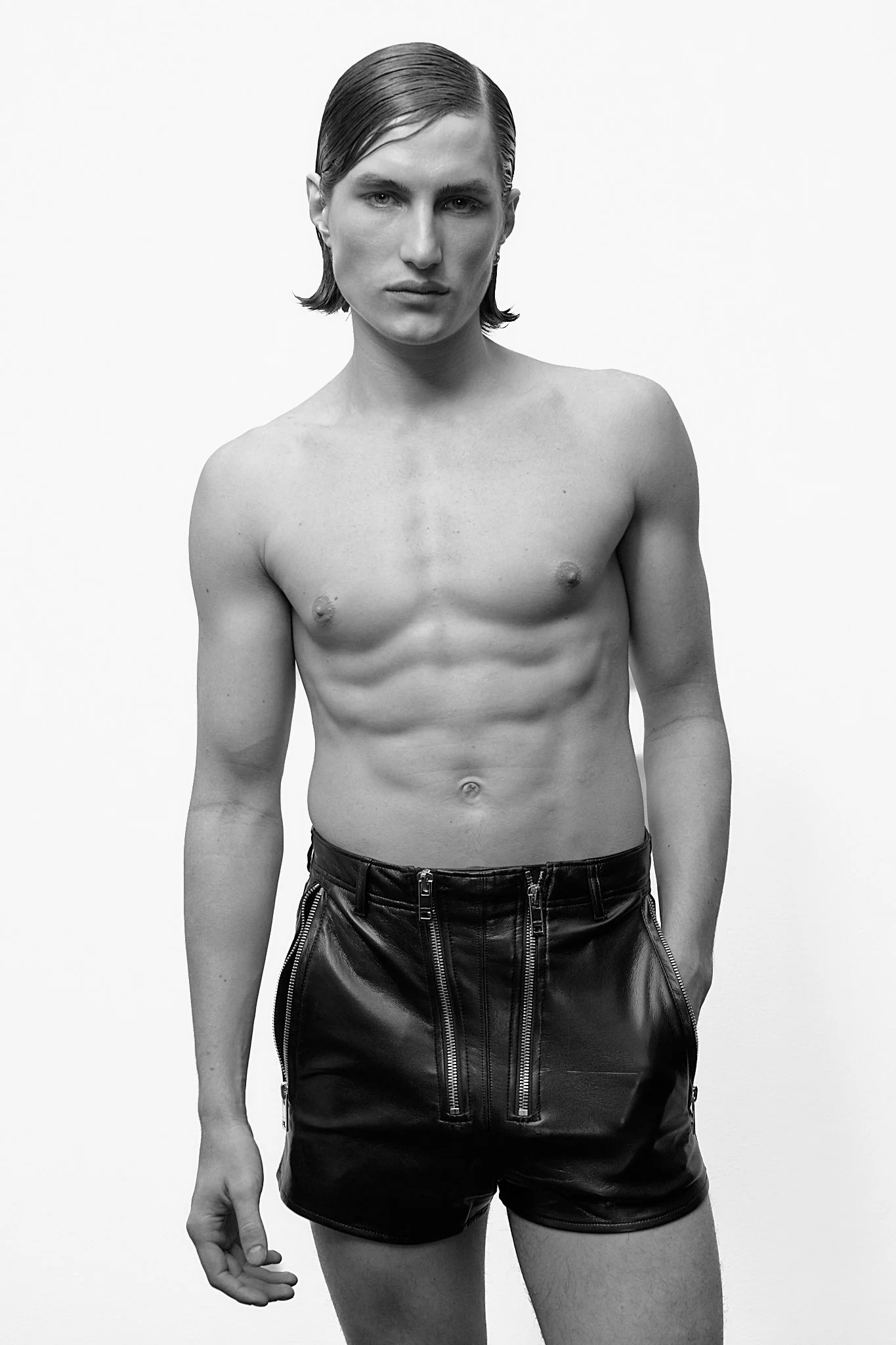 260509_PERFECT_MAN1300.jpg