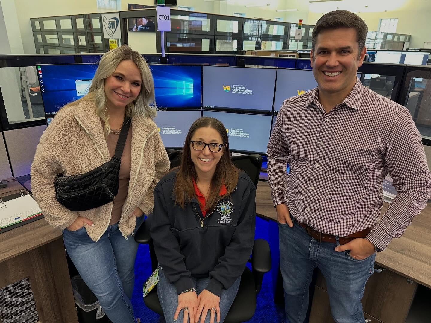 Brought Michael in for a tour of the 911 call center at @cityofvabeach and got to meet one of the very special dispatchers who remained on the phone during Michael&rsquo;s cardiac arrest at the Field House. 🫶🏻 

They don&rsquo;t often get to follow
