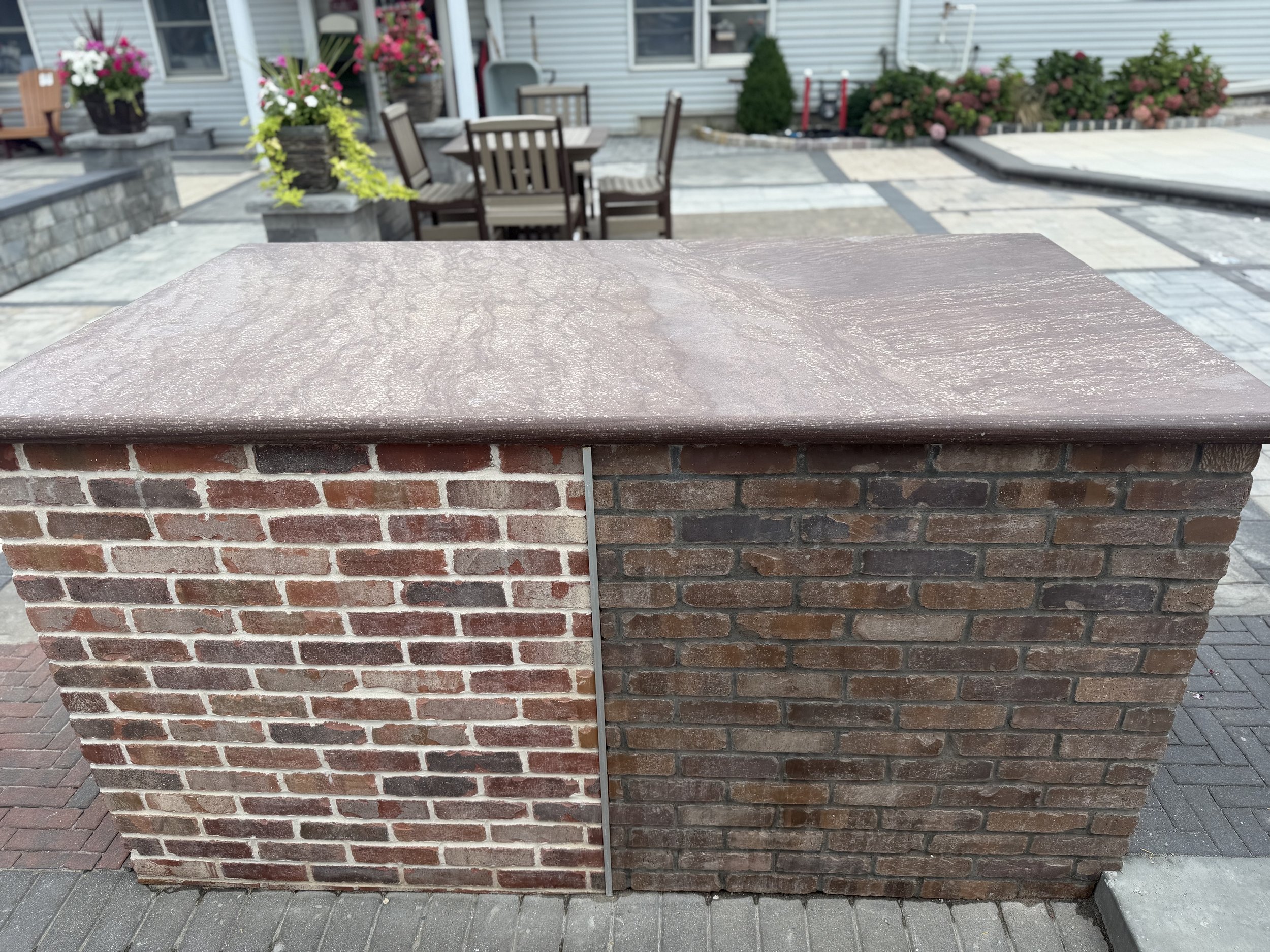 (LEFT) LINCOLN THIN BRICK
(RIGHT) KENDAL THIN BRICK