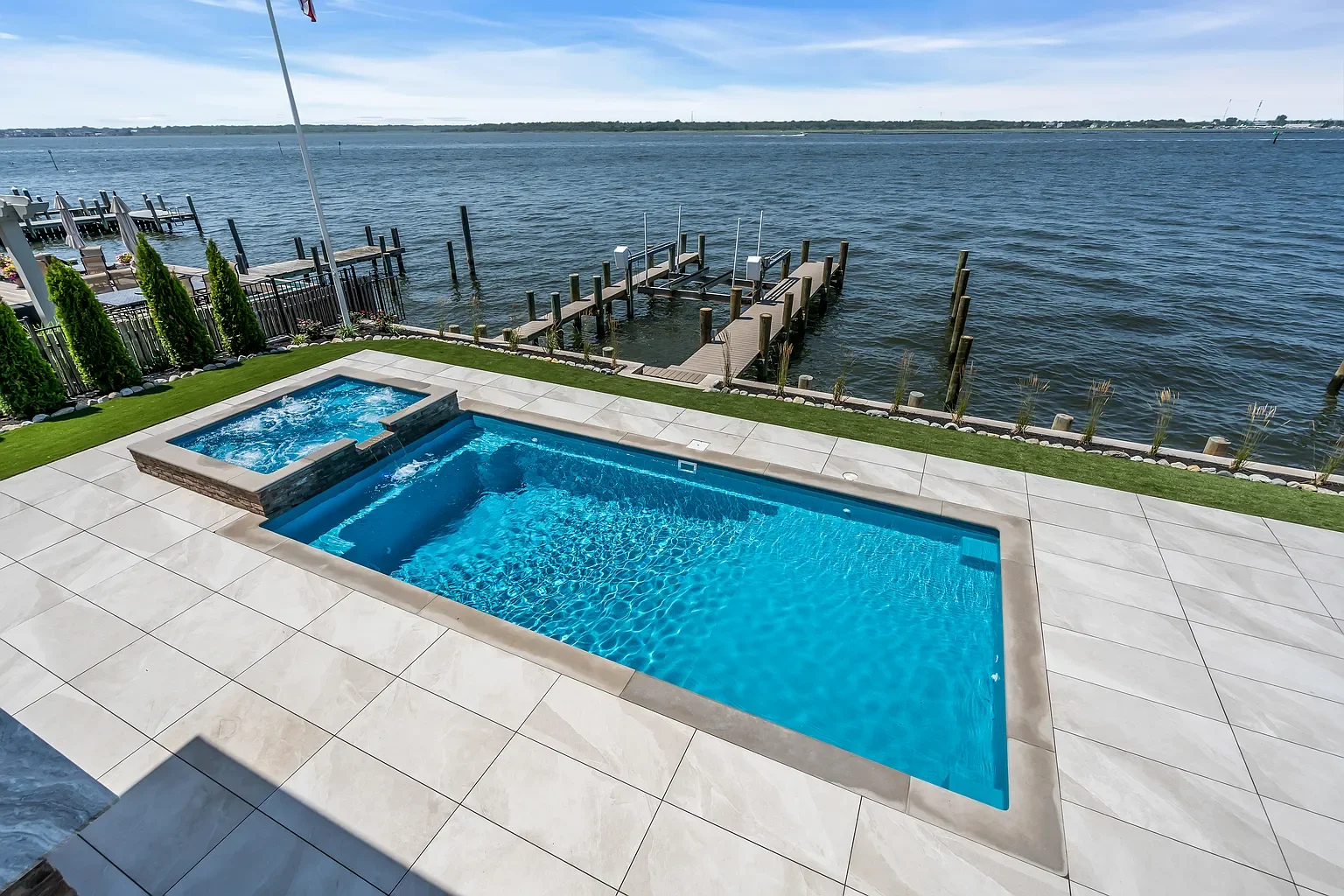 LIMESTONE POOL COPING