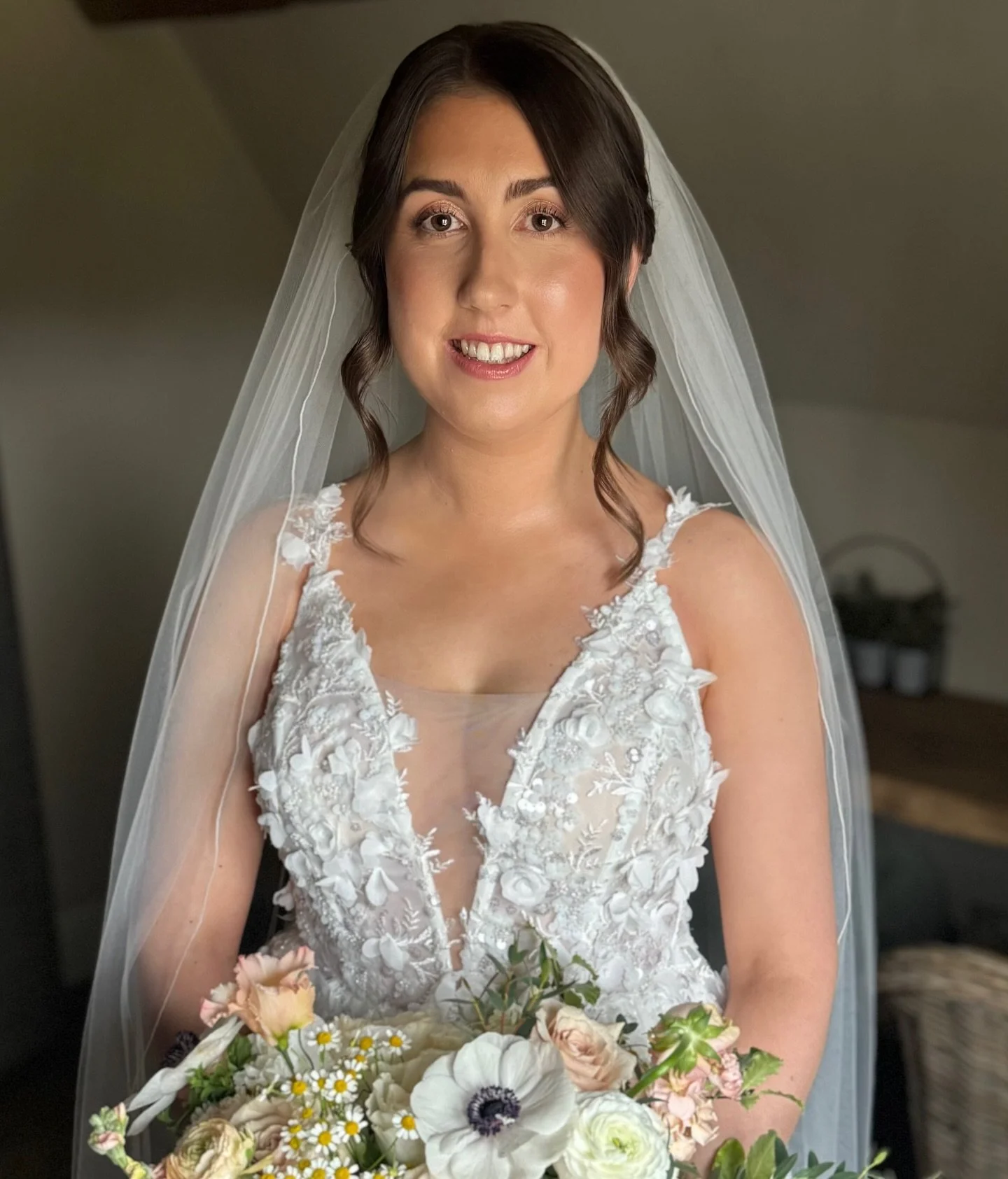 It was finally Danielle&rsquo;s wedding day, and what a gorgeous morning it was at @lapstonebarn ✨

It was such an honour to be asked by a fellow supplier to do her bridal makeup. Danielle wanted a natural look &mdash; something that reflected her ev