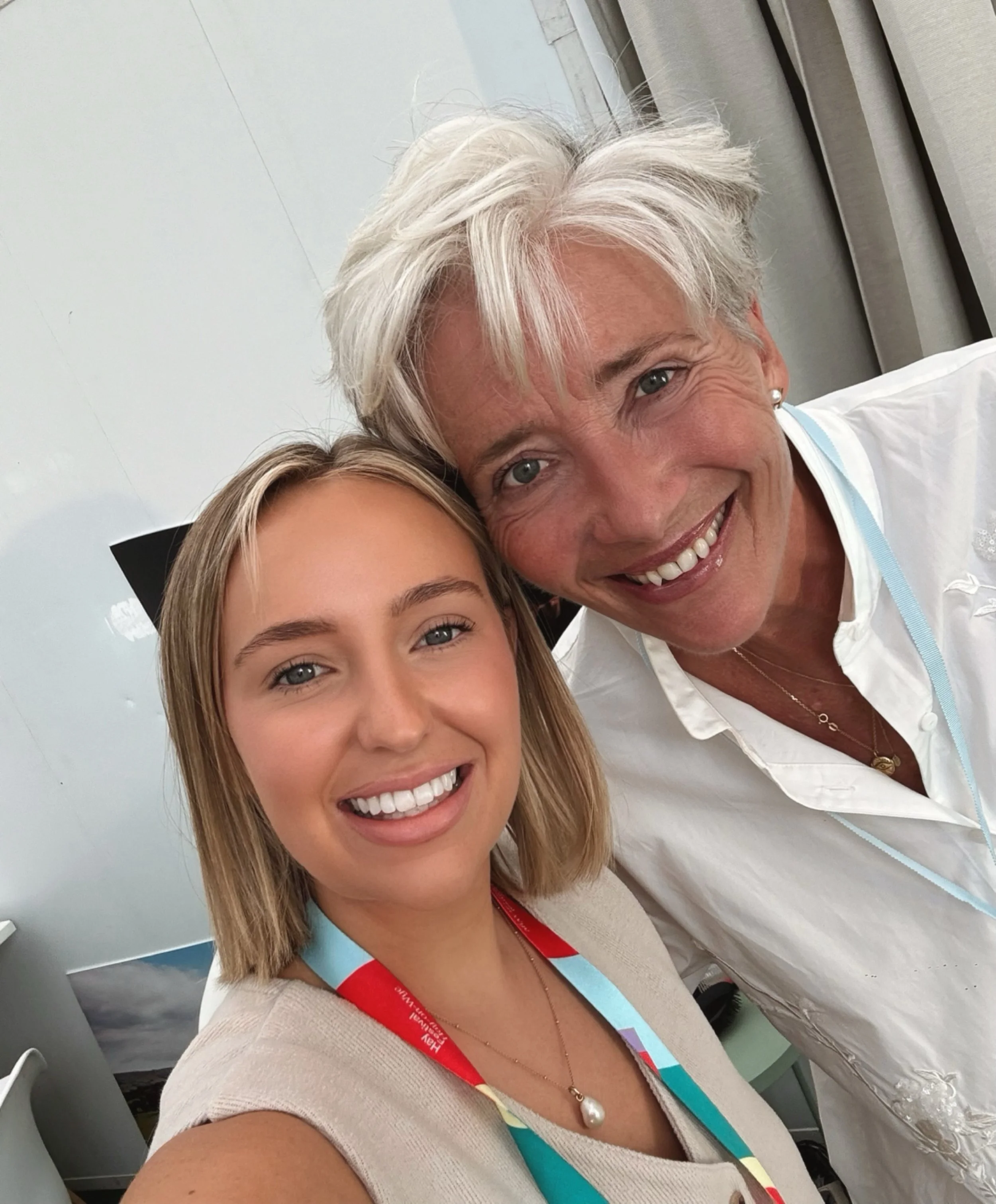 Still pinching myself&hellip; Never did I imagine I&rsquo;d meet the incredible Emma Thompson, let alone have the honour of touching up her makeup and lips before stage. ✨ For her lip combo, I used @charlottetilbury Dancefloor Princess mixed with Pil