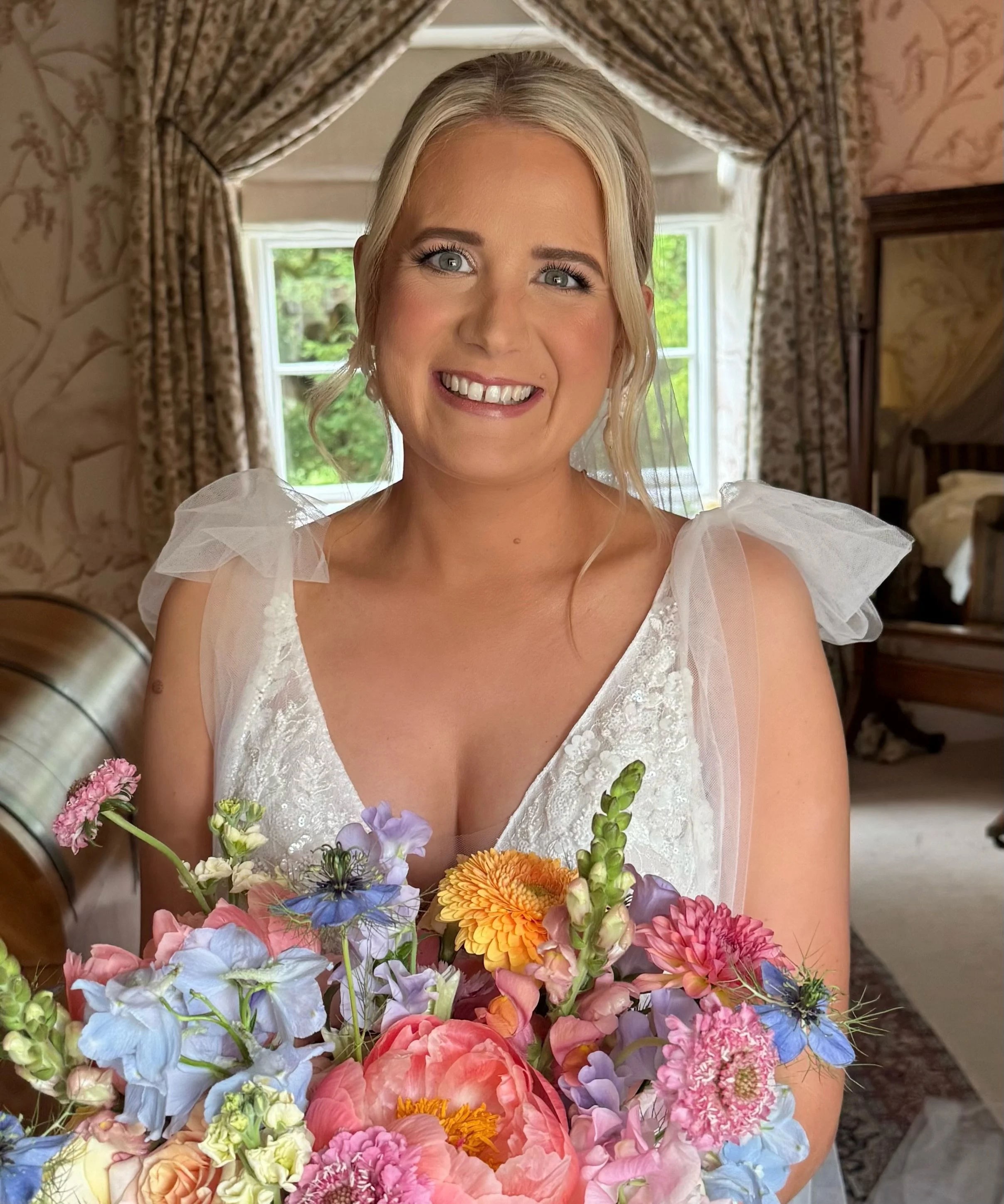 The smile says it all 🤍

A lovely, relaxed morning spent getting Gemma, her four sisters and wonderful mum ready before she married Michael.

The most gorgeous bridal glow, stunning florals and so much love in the room. It was such a pleasure to be 