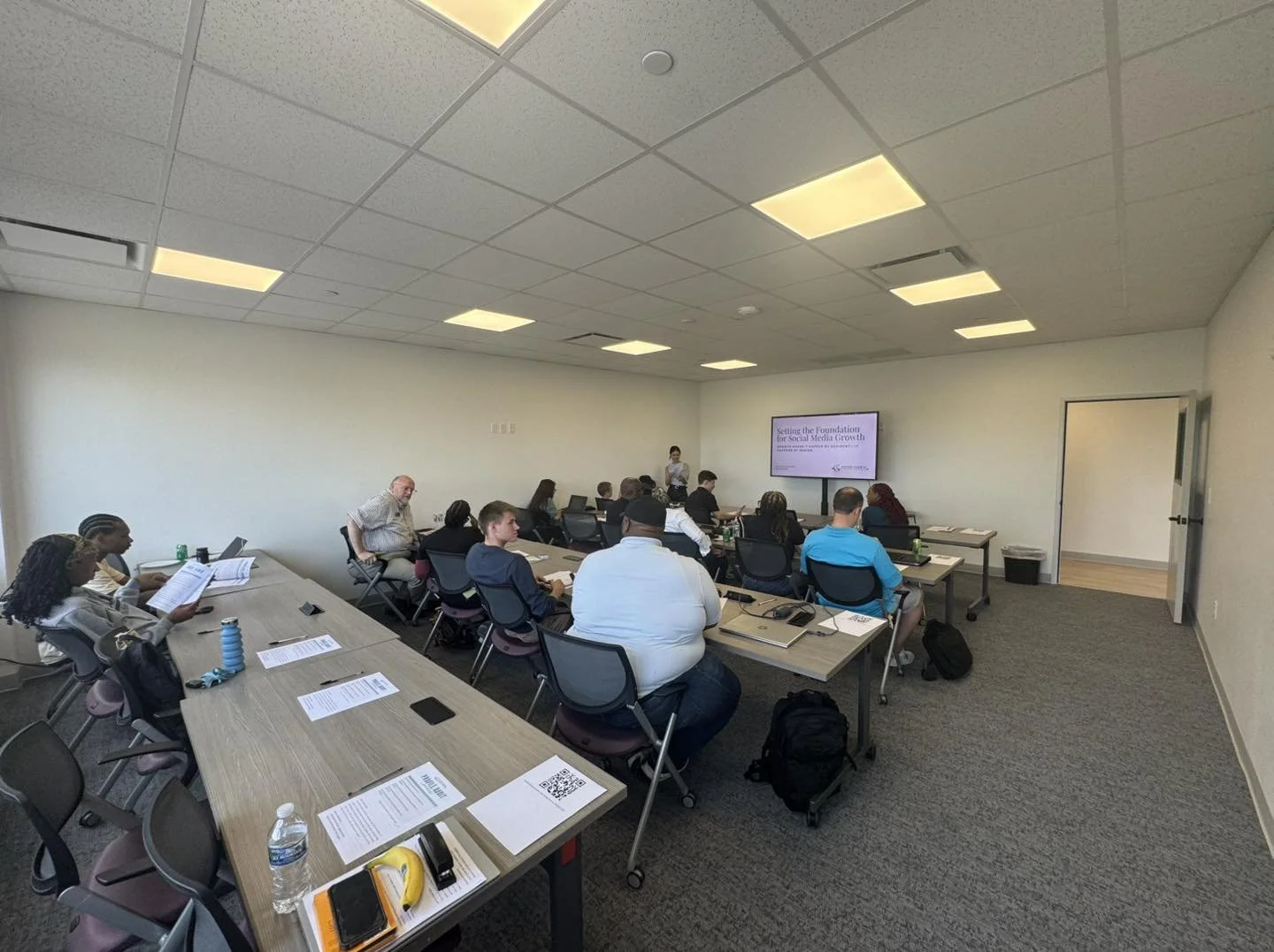 Classroom, meeting room, space for small conference, educational session, team meeting, or workshop