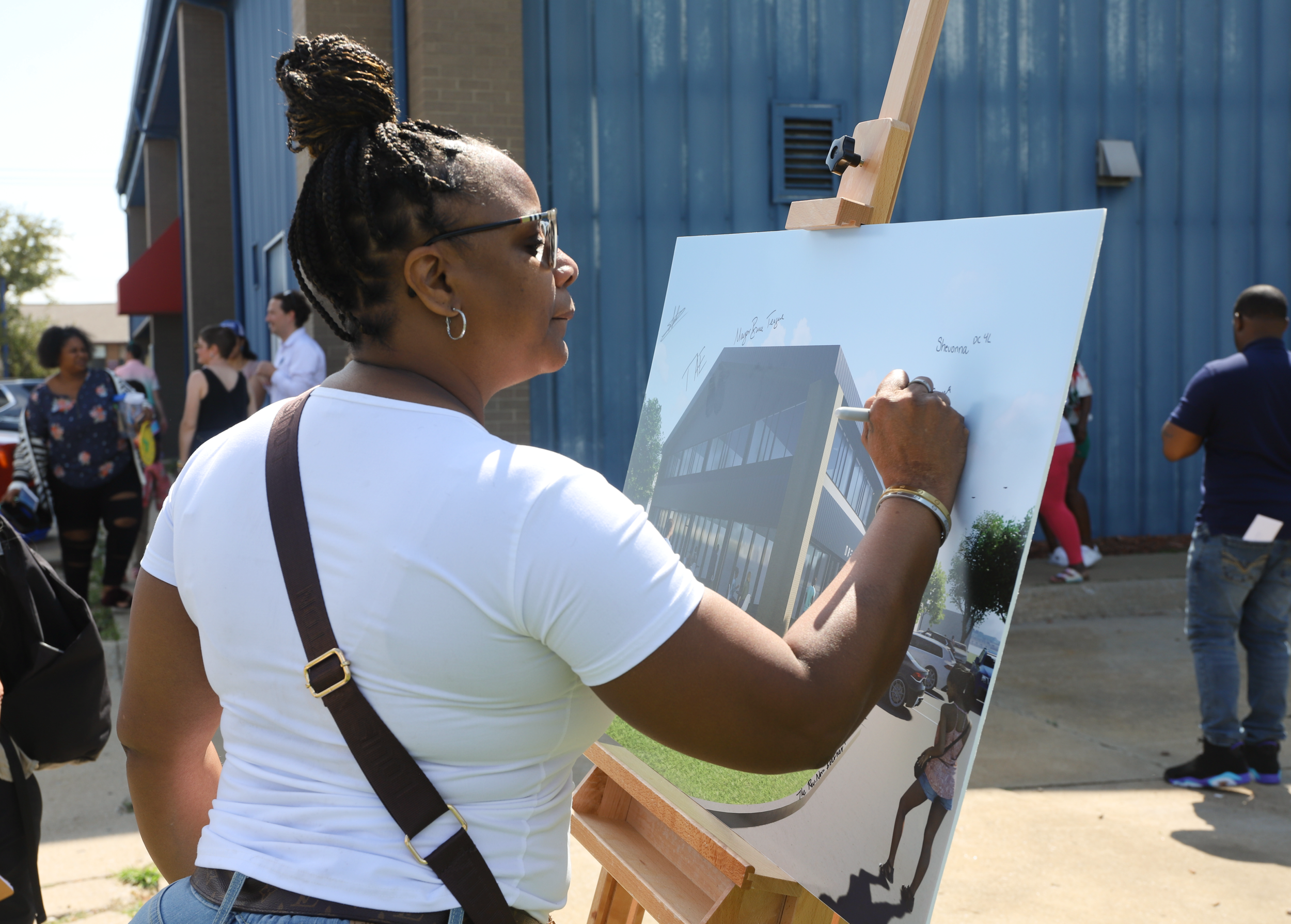 Signing poster 4.png