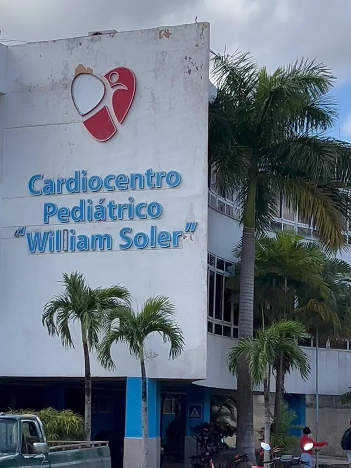 Our delegation has delivered bags of aid to the William Soler Pediatric Hospital!

This hospital has long provided life-saving care for Cuban children diagnosed with cancer or heart conditions. In 2019, they performed 10,000 operations per year. Last