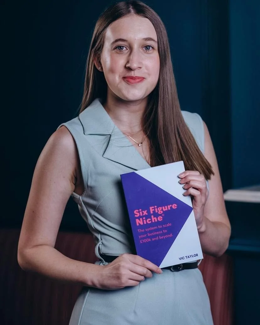 Once a dream, now a reality. 💫 Proud to be part of the Six Figure Niche community, building the business and life I once only imagined. 🌍💚

A big thank you to Kirsty for the makeover and Helen for the photography💄 📸 

#ShawSocials #SocialMedia #