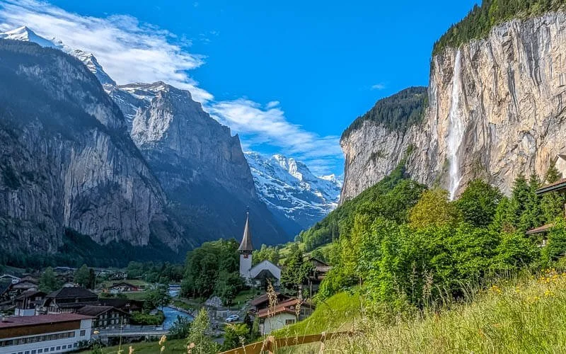 staubbach-falls-vallley-bright.jpg