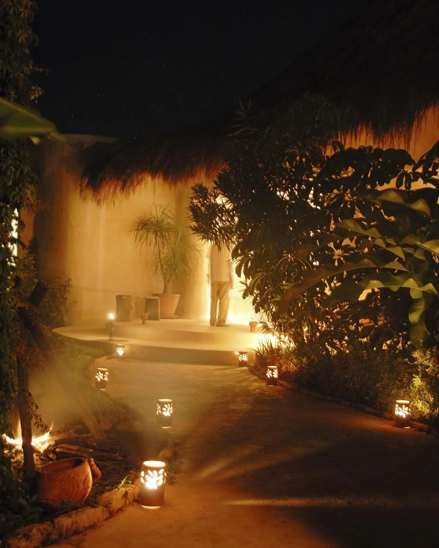 Midway between&nbsp;Tulum and&nbsp;Playa del Carmen, Hotel Esencia rests on a 50-acre estate facing the turquoise bay of&nbsp;Xpu H&aacute;, where sea turtles still return to nest each year.

Once the private seaside home of an Italian duchess, it no