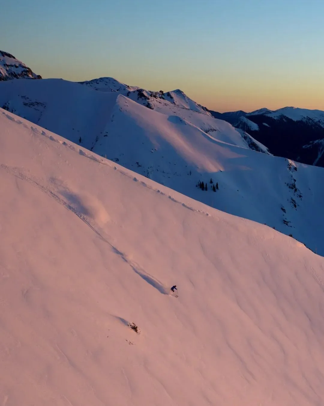 Less apr&egrave;s. More access.

This season, we&rsquo;re choosing mountain destinations that trade scene for stillness and snow for something far more sensory.

📍Madeline Telluride | Colorado

Framed by 14,000-foot peaks and layered in soft snow, M