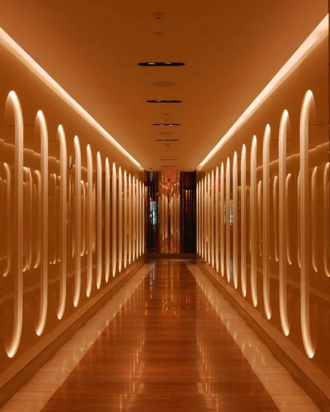 West Chelsea has a new statement piece. Faena New York brings art-deco glamour downtown, mixing skyline drama with a dose of pure attitude. The rooms walk the line between dreamscape and cityscape&mdash;gold against glass, velvet meeting the Hudson&r