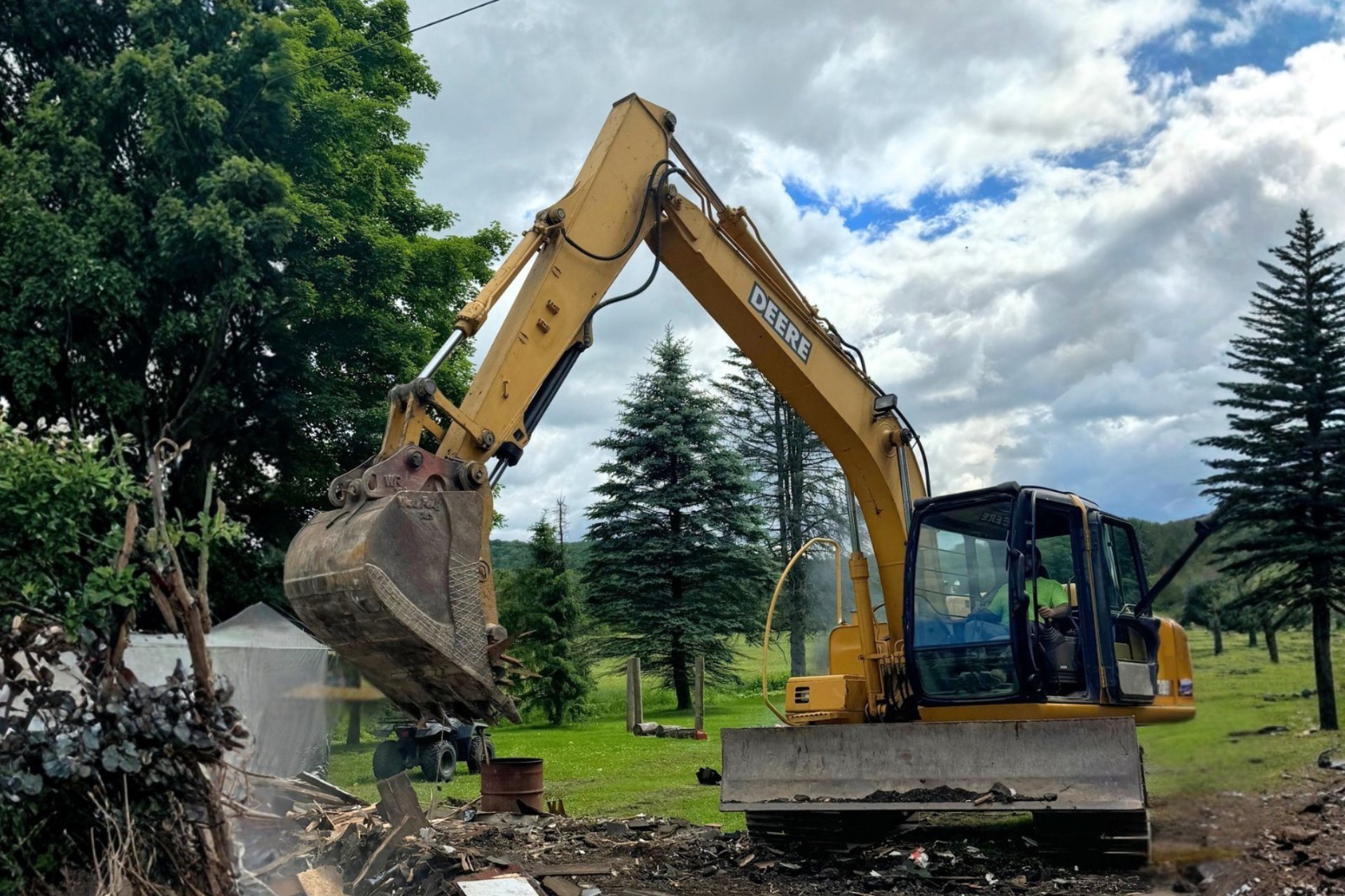Why More Western New York Contractors Are Bringing Their Insurance Policies to Independent Agents