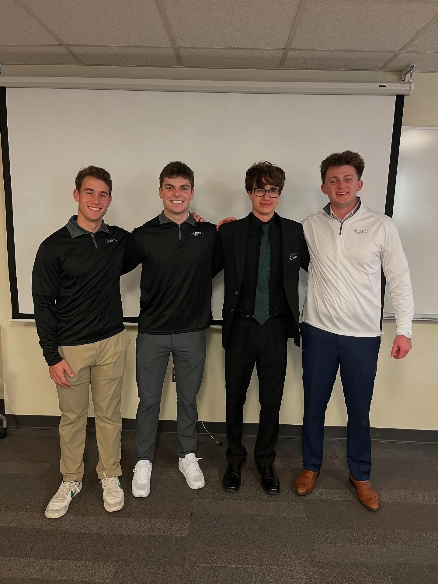 Last Sunday, our last 2 pitch teams wrapped up their last pitches of the semester. Big shout out to @aidan_rongaus for his last pitch!! Congrats and we all will miss you!!