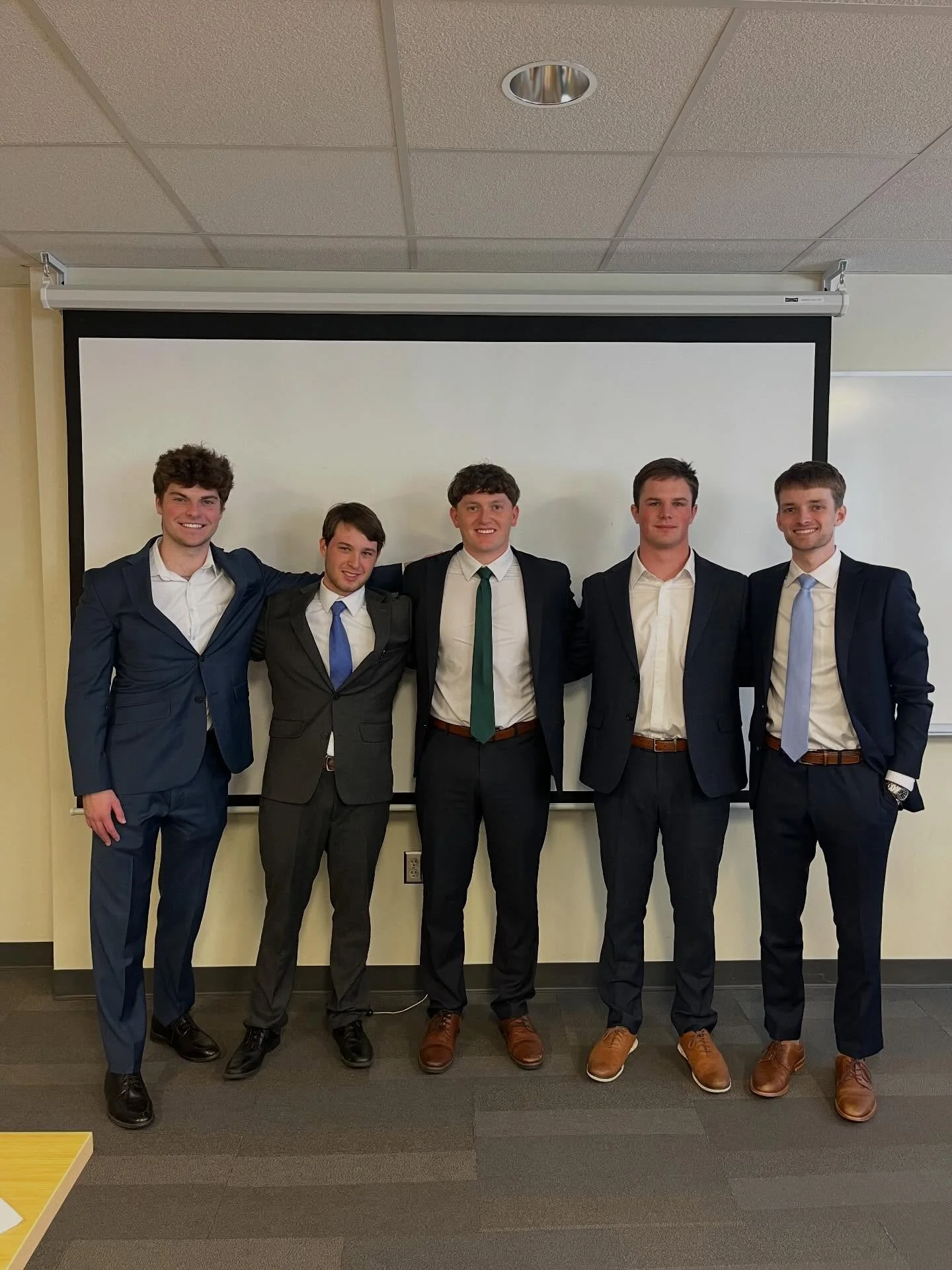 Congrats to this pitch team for finishing up a great semester. Shoutout to @aust1nlambert for completing his final pitch today! The group will miss you next year.