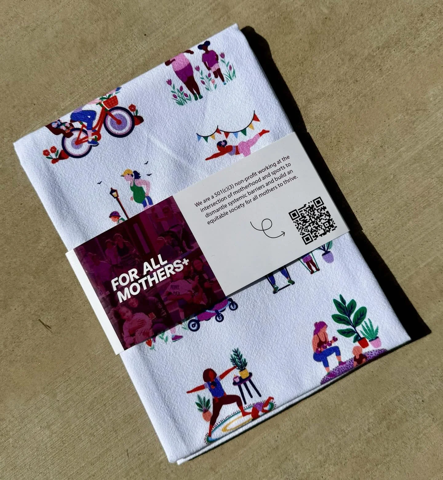 These tea towels with the illustrations @monamai_ created for the MomForward Movement might be some of our favorites yet 😍

The movement kicks off tomorrow in Berkeley at 9AM at Road Runner Sports 🎉 RSVP at the link in bio and we will see you there