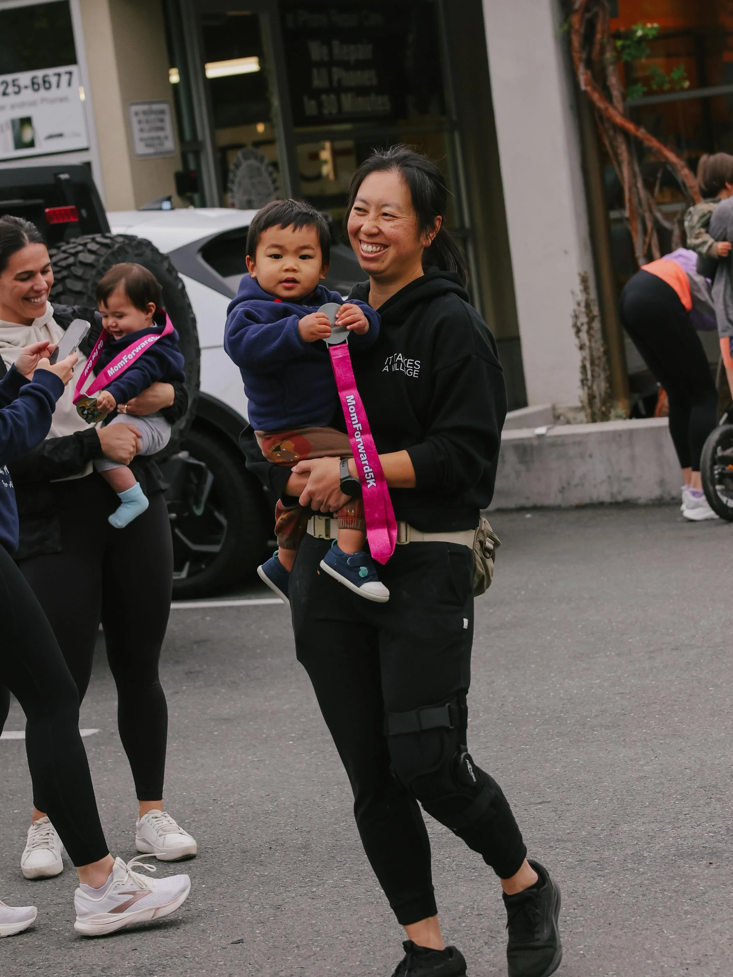 Everyone is a winner when you celebrate mothers 💜

Today is the LAST DAY to join the virtual MomForward Movement and purchase raffle tickets for the most incredible prizes we&rsquo;ve had to date - including items from @joiebaby_usa , @twentysixdiam