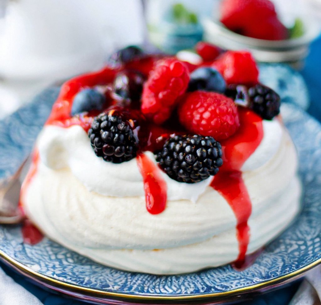 Mini Pavlova (1/2 and 1 Dozen)