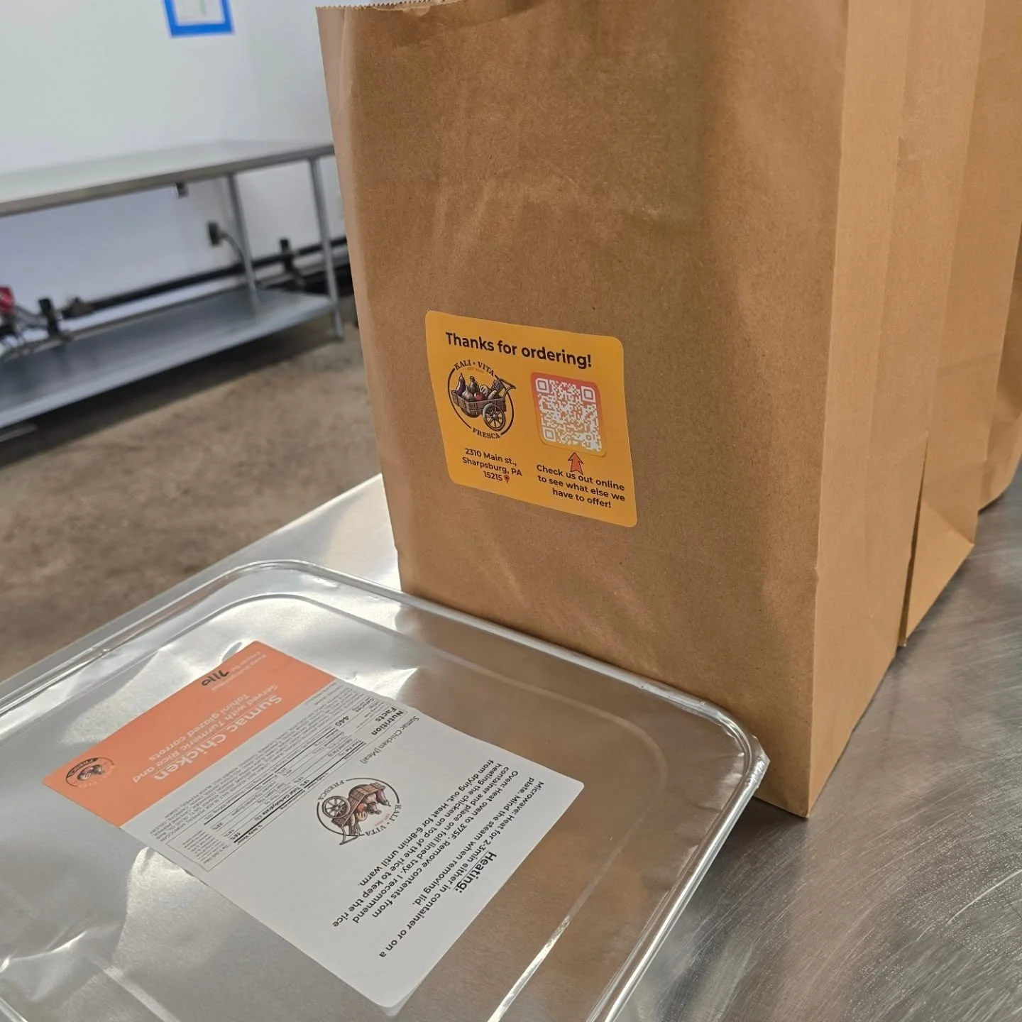 Well guys, it's Saturday. You know what that means. IT'S ORDER PICK UP DAY!! MY FAVORITE DAY OF THE WEEK!

Whenever you order from Kali Vita Fresca we'll have your order packed and ready for pick up on the following Saturday! As long as your order go