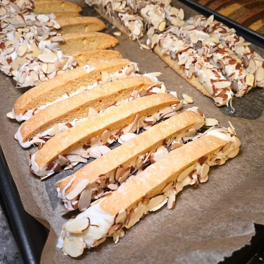 Got some pretty 'sweet' things cookin up with @chezlapingoods for the @lvpgh_cookietour in December! We're working with them to make some Biscotti to match their Brioche Bostock and Cinnamon Rosemary scents. Man I love my job! 

#pittsburgh #local #l