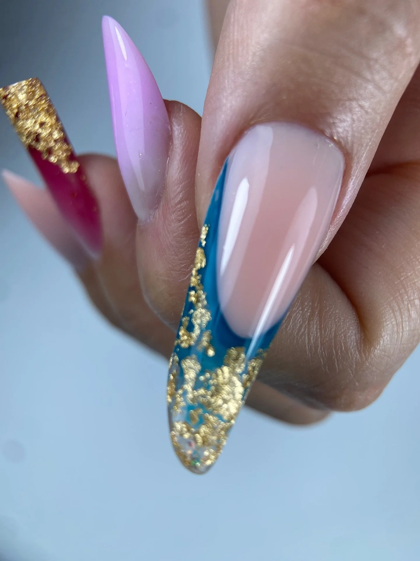 🫣🫣🫣Dual system de BUILDER GEL(forma:Almendra Rusa)dise&ntilde;o francesa con papel oro encapsulado🥳😍😍